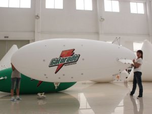 4米白色Gatorade遥控飞艇